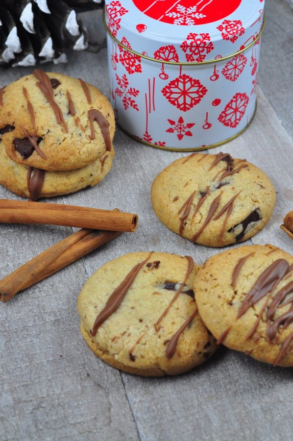 Weihnachts-Cookies sind das perfekte Rezept für einfache und schnelle Kekse zu Weihnachten. Zimt und andere Gewürze bringen das Haus zum Duften. 
