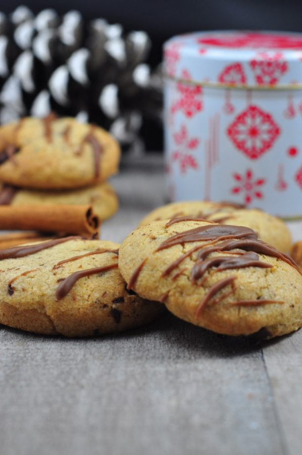 Weihnachts-Cookies sind das perfekte Rezept für einfache und schnelle Kekse zu Weihnachten. Zimt und andere Gewürze bringen das Haus zum Duften. 